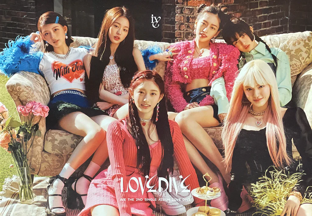 Imagen conceptual de IVE con una atmósfera elegante y segura de sí misma.