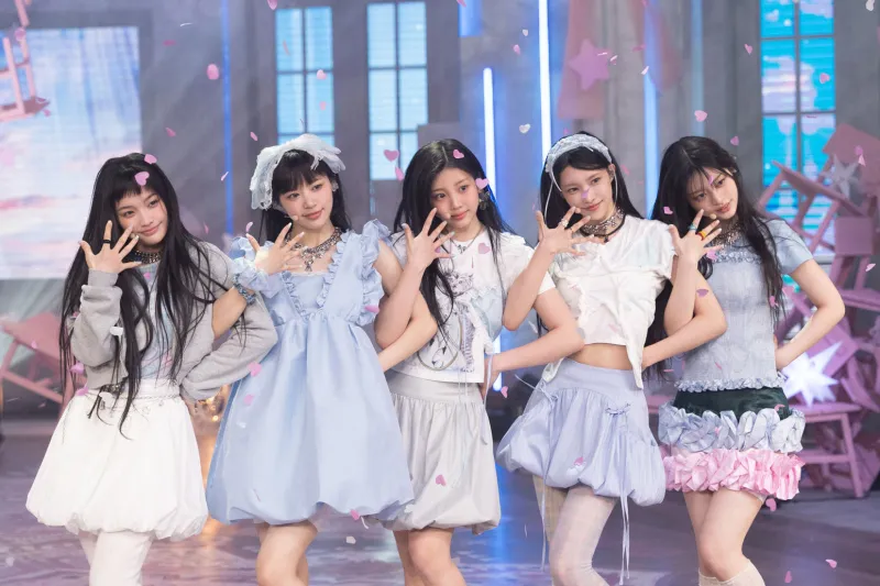 Official ILLIT group photo showing the members’ bright and approachable debut image.