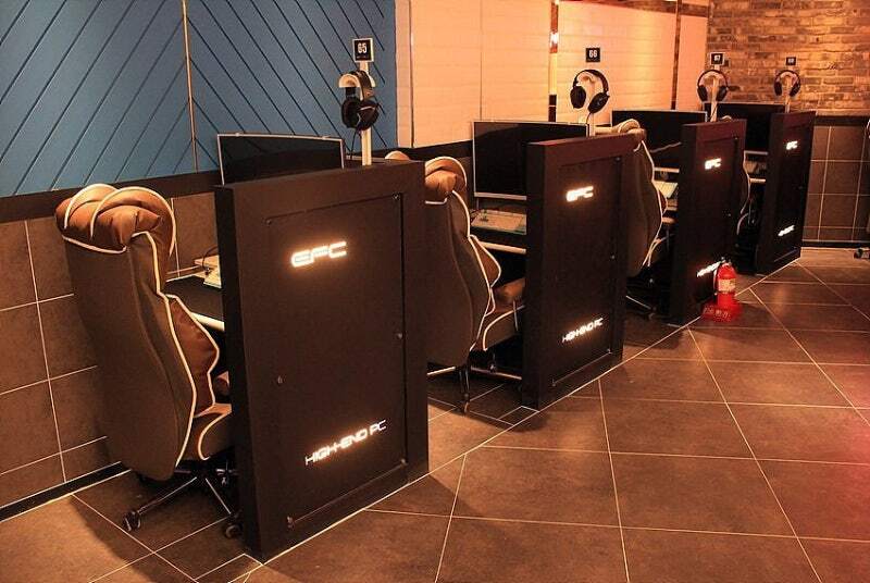 Assento individual ou cabine dentro de um PC bang coreano